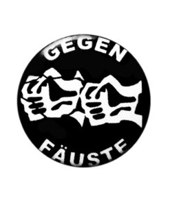 Gegen Fäuste Button